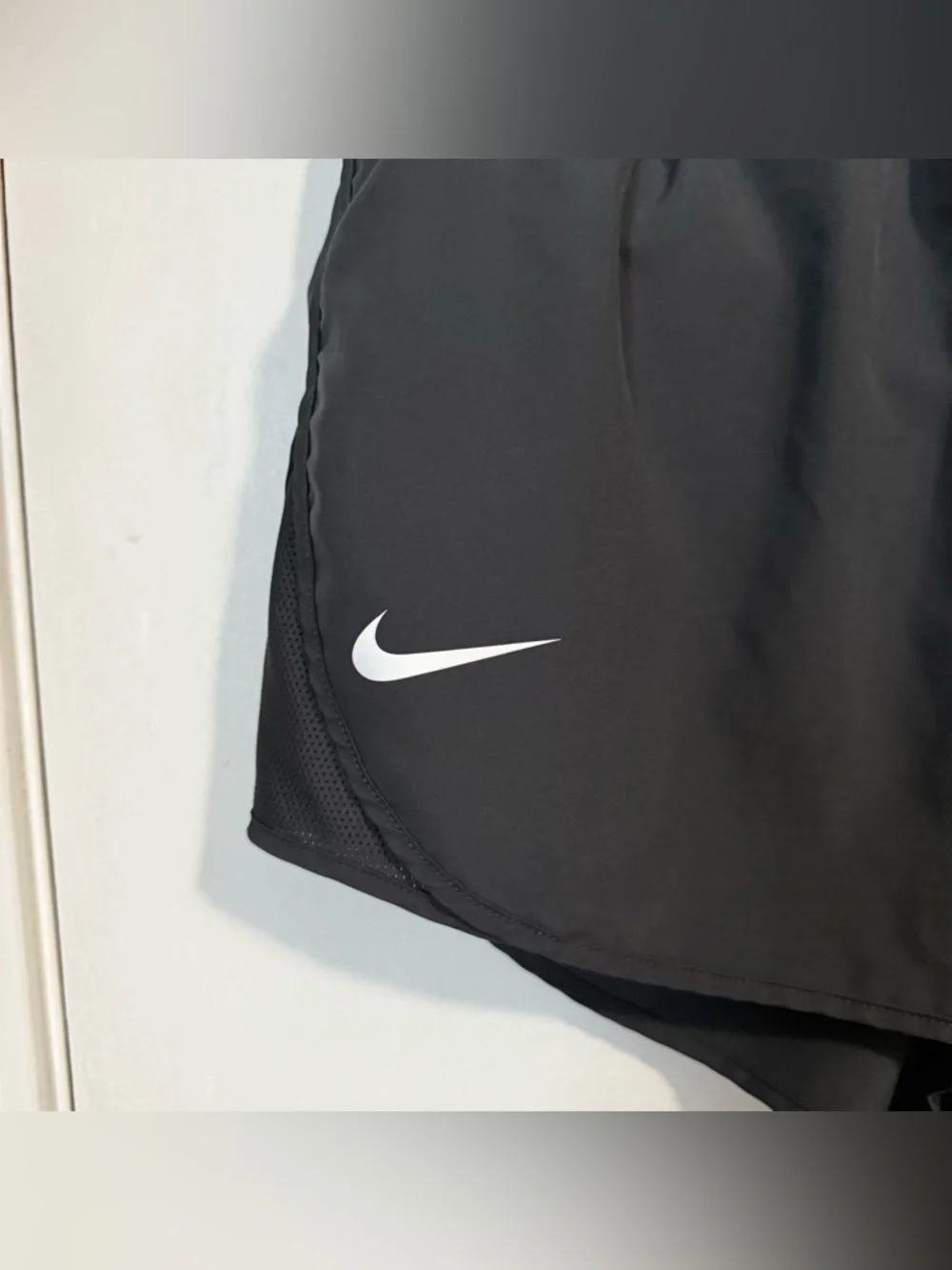 Nike Shorts Grey Women’s Size L Athletic Dri Fit Run Gym Lined Drawstring